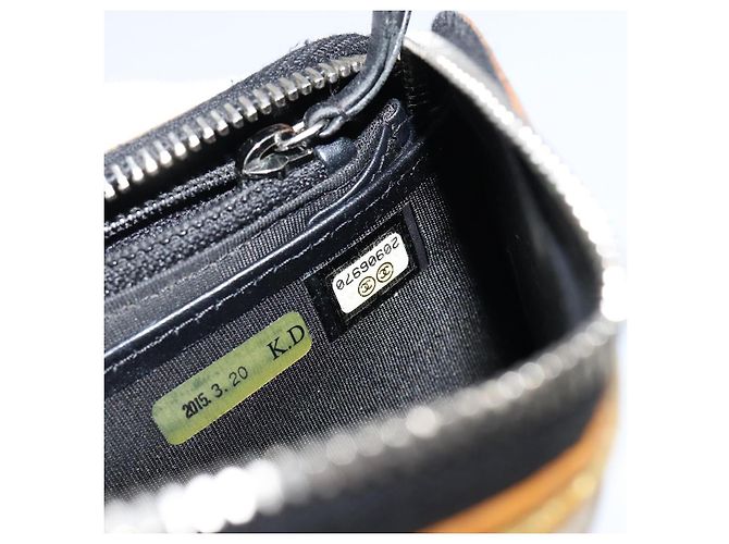 CHANEL Cartera Larga de Cuero Oro Plata CC Auth 149215 Dorado - vista 12