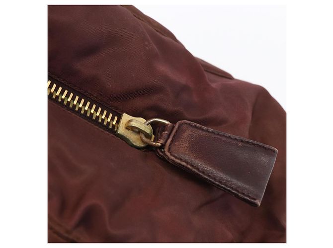 Borsa Tote a Catena Prada in Nylon Bordeaux e Oro Auth ar13821 D'oro Bordò - vista 14