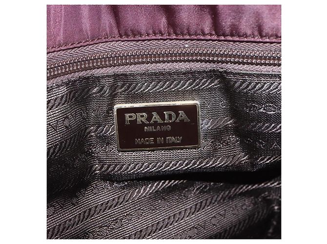 Borsa Tote a Catena Prada in Nylon Bordeaux e Oro Auth ar13821 D'oro Bordò - vista 16