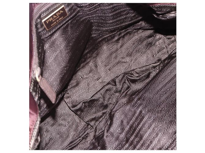 Borsa Tote a Catena Prada in Nylon Bordeaux e Oro Auth ar13821 D'oro Bordò - vista 18