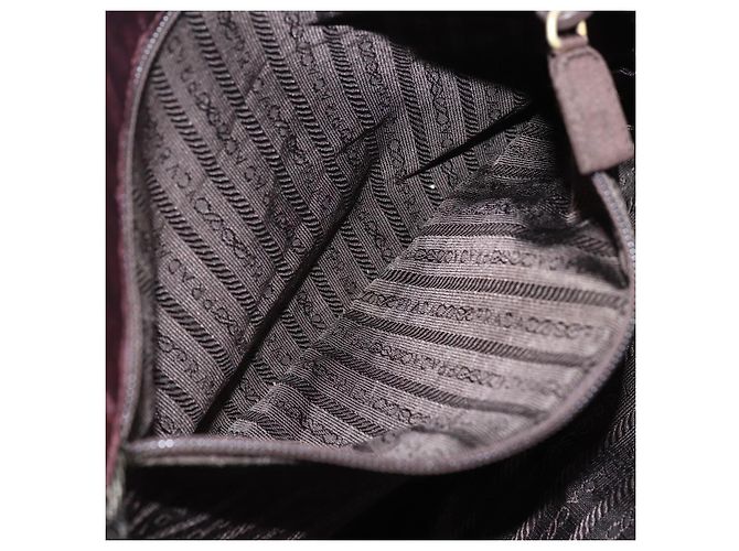 Borsa Tote a Catena Prada in Nylon Bordeaux e Oro Auth ar13821 D'oro Bordò - vista 21