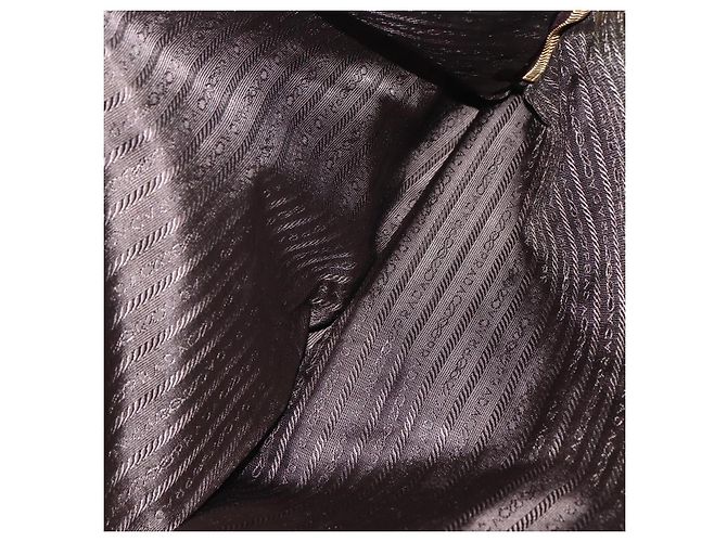 Borsa Tote a Catena Prada in Nylon Bordeaux e Oro Auth ar13821 D'oro Bordò - vista 22
