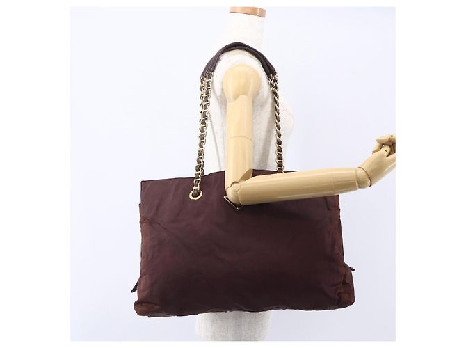 Borsa Tote a Catena Prada in Nylon Bordeaux e Oro Auth ar13821 D'oro Bordò - vista 25