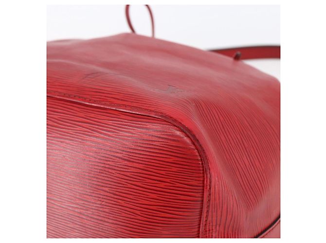 Noe LOUIS VUITTON Borsa a Spalla Petit Noé Epi Rossa M44107 LV Auth BA6525 Rosso - vista 9