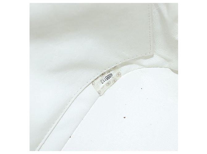 CHANEL Bolsa Tote Matelassé Piel Caviar Blanca CC Auth bs30478 Blanco - vista 12