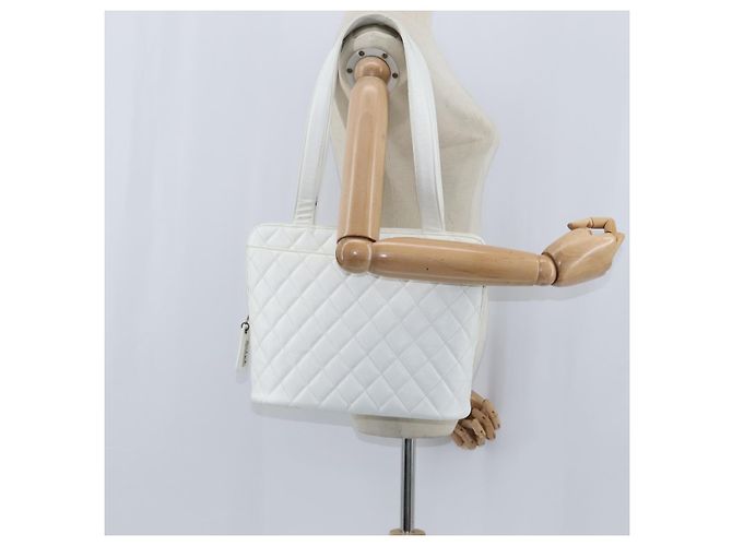 CHANEL Bolsa Tote Matelassé Piel Caviar Blanca CC Auth bs30478 Blanco - vista 23