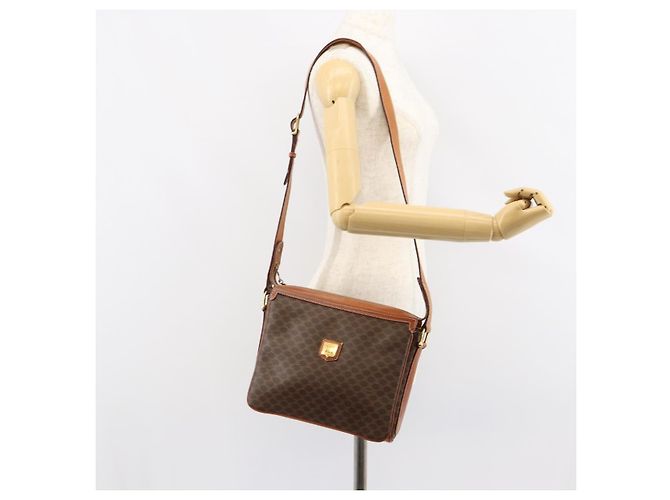 Céline Borsa a Spalla in Tela Macadam CELINE in Pelle PVC Marrone Oro Auth 149190 D'oro - vista 23