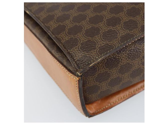 Céline Borsa a Spalla in Tela Macadam CELINE in Pelle PVC Marrone Oro Auth 154706 D'oro - vista 12