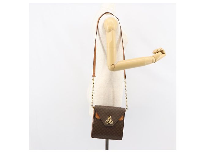 Céline Borsa a Spalla in Tela Macadam CELINE in Pelle PVC Marrone Oro Auth 154706 D'oro - vista 25