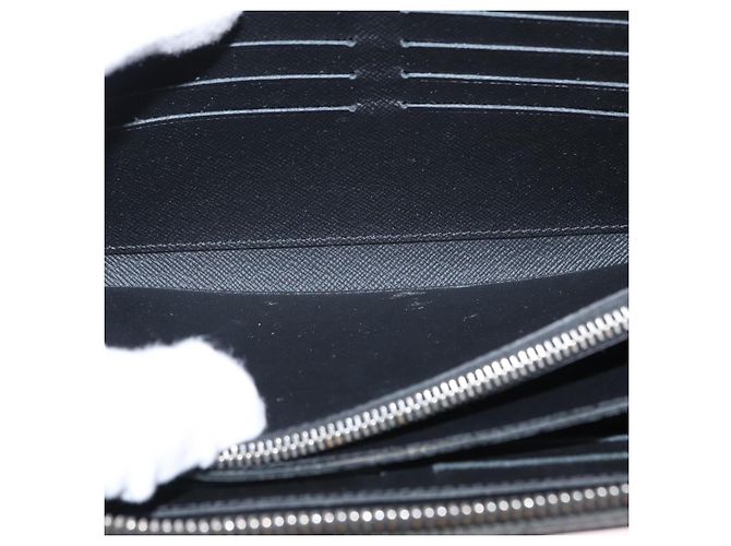 LOUIS VUITTON Cartera Larga Zippy XL Taiga Negra M44275 LV Auth 153416 Negro - vista 20