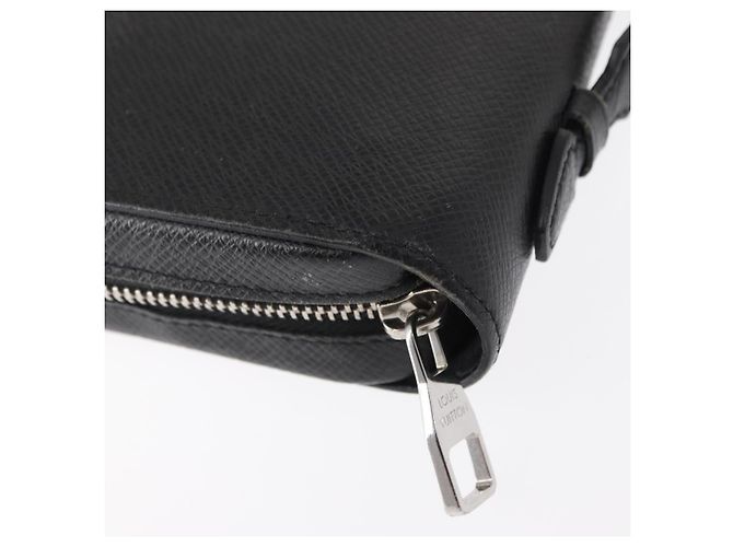 LOUIS VUITTON Cartera Larga Zippy XL Taiga Negra M44275 LV Auth 153416 Negro - vista 8