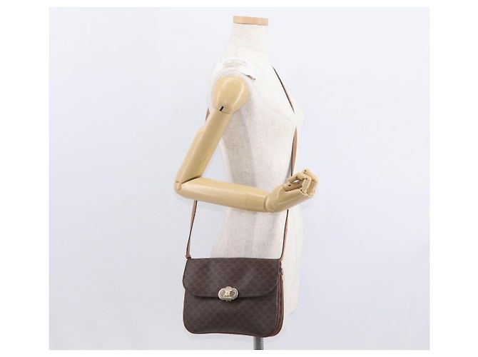 Céline Borsa a Spalla in Tela Macadam CELINE in Pelle PVC Marrone Oro Auth 156250 D'oro - vista 24