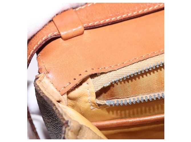 Céline CELINE Macadam Canvas Schultertasche aus PVC-Leder in Braun und Gold Auth 128916 Golden - Ansicht 11