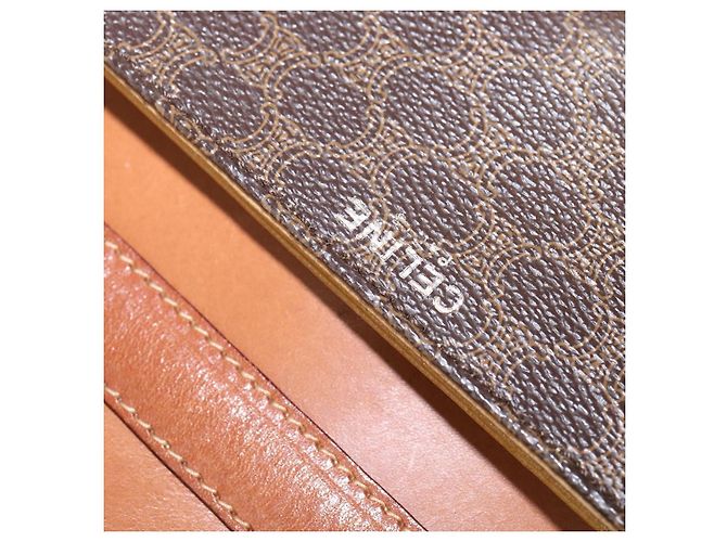 Céline CELINE Macadam Canvas Schultertasche aus PVC-Leder in Braun und Gold Auth 128916 Golden - Ansicht 19