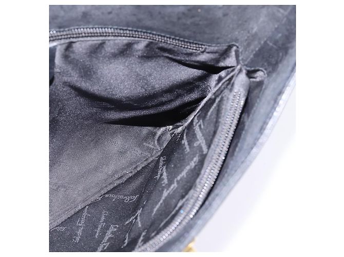Borsa a Spalla Gancini in Pelle Nera e Oro Auth 144644 di Salvatore Ferragamo Nero D'oro - vista 17