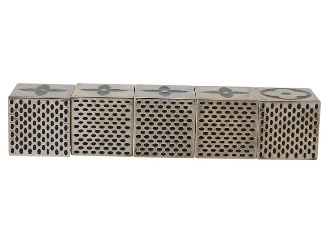 LOUIS VUITTON Fermacarte Gamecube Monogramma metallo Argento M99454 LV Auth 143026 - vista 5