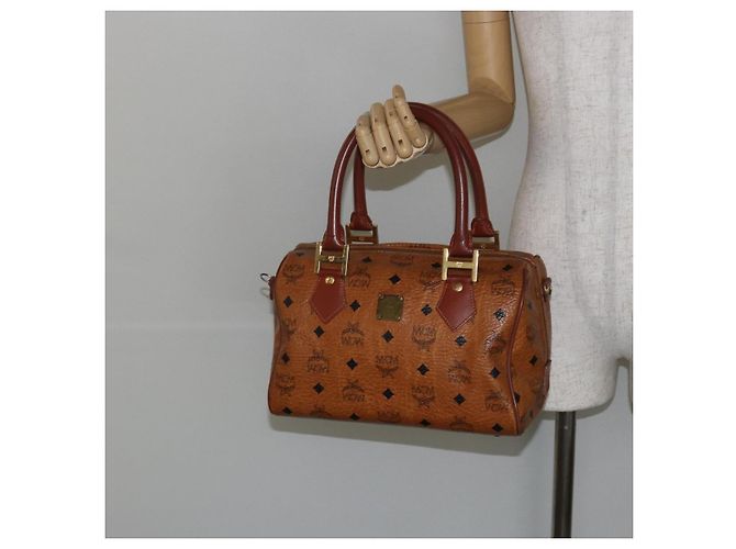 Borsa MCM Logogram Vicetos in pelle PVC marrone oro Auth am9103 D'oro - vista 23
