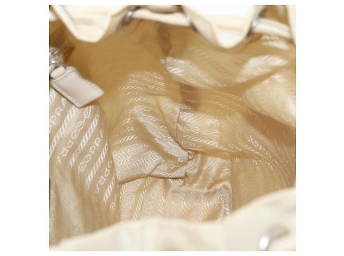 Sac à dos PRADA en nylon blanc argenté Auth 149779 - vue 22