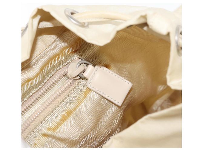 Sac à dos PRADA en nylon blanc argenté Auth 149779 - vue 24