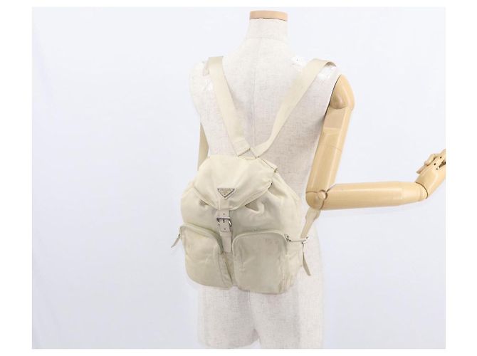 Sac à dos PRADA en nylon blanc argenté Auth 149779 - vue 26