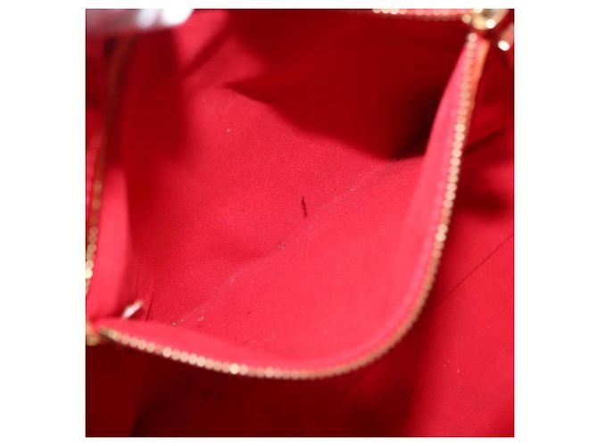 LOUIS VUITTON Monogram Vernis Reade MM Hand Bag Red Rouge M91086 LV Auth 152096 - view 11
