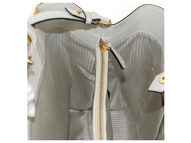 Borsa a mano FENDI 2Jours in pelle 2 in 1 bianco oro Auth bs30333 D'oro - vista 23