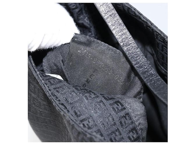 Borsa a Spalla in Tela Zucchino FENDI Nera Argento Auth 149754 Nero - vista 12