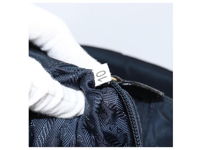 Borsa a mano PRADA in nylon blu navy e oro Auth bs29879 D'oro - vista 12