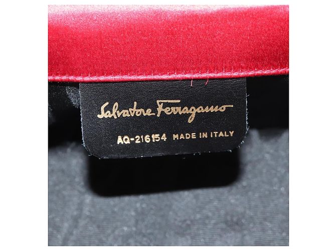 Borsa a mano Gancini in raso rosso e oro Auth 145507V di Salvatore Ferragamo D'oro - vista 12
