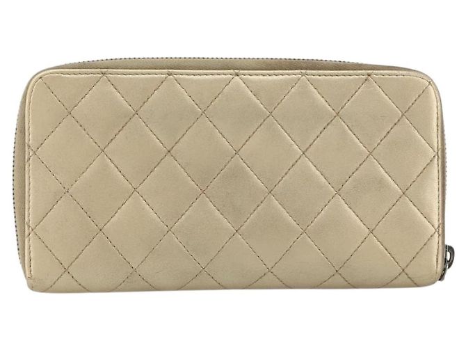 CHANEL 2.55 Portafoglio Lungo Matelassé in Pelle di Agnello Oro CC Auth yk19525 D'oro - vista 2