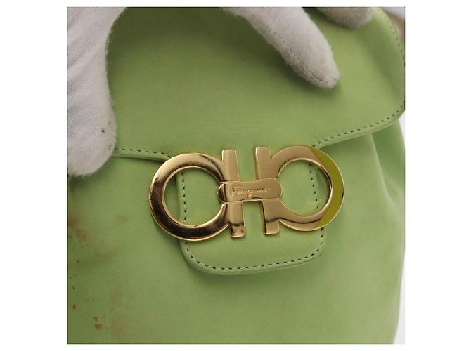 Zaino Salvatore Ferragamo in suede verde oro Auth BA7987 D'oro - vista 20