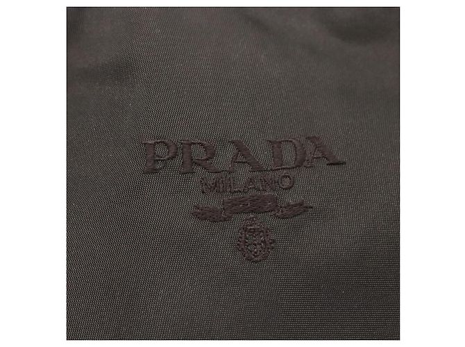 Borsa a spalla con catena Prada in nylon marrone Auth bs29917 - vista 17