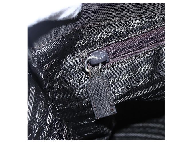 Borsa a spalla con catena Prada in nylon marrone Auth bs29917 - vista 19