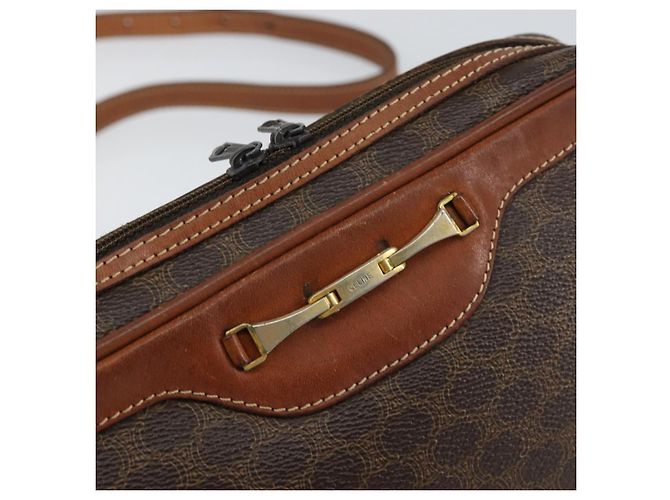 Céline Borsa a Spalla in Tela Macadam CELINE in Pelle PVC Marrone Oro Auth 153388 D'oro - vista 17