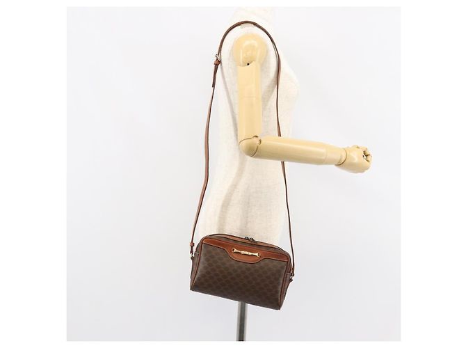 Céline Borsa a Spalla in Tela Macadam CELINE in Pelle PVC Marrone Oro Auth 153388 D'oro - vista 23