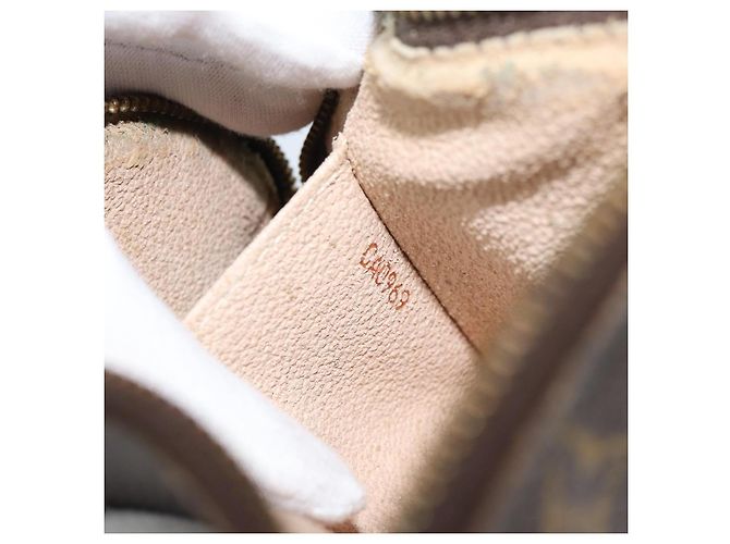LOUIS VUITTON Pochette Cosmetica Monogram PM Pouch M43998 LV Auth 157604 Monogramma - vista 12