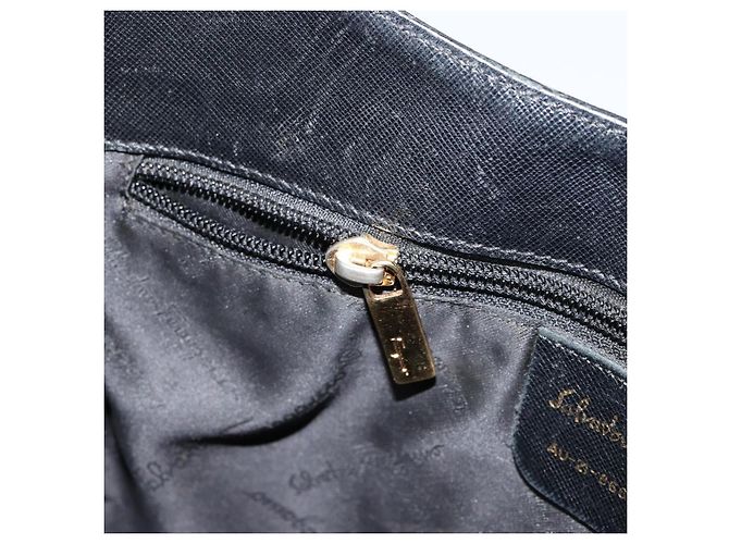 Sac à bandoulière Gancini en cuir noir et or Auth BA8226 de Salvatore Ferragamo Doré - vue 19