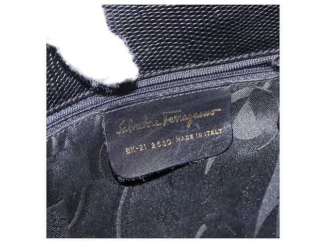 Salvatore Ferragamo Vala Präge-Tote aus Leder in Schwarz und Gold Auth BA7328 Golden - Ansicht 12