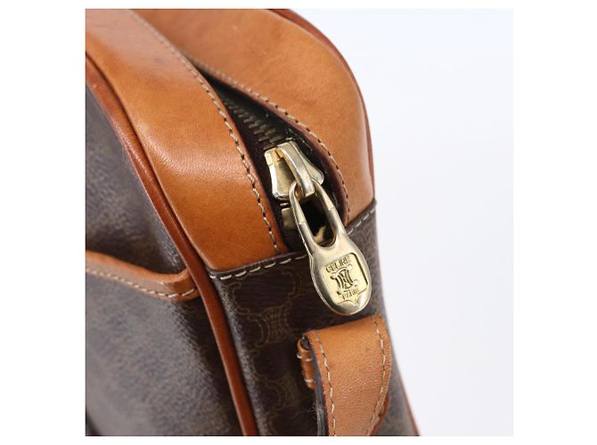 Céline Borsa a Spalla in Tela Macadam CELINE in Pelle PVC Marrone Oro Auth 151051 D'oro - vista 9