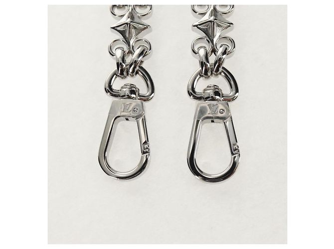 LOUIS VUITTON Kettenriemen Metall Silber LV Auth 141726M - Ansicht 3