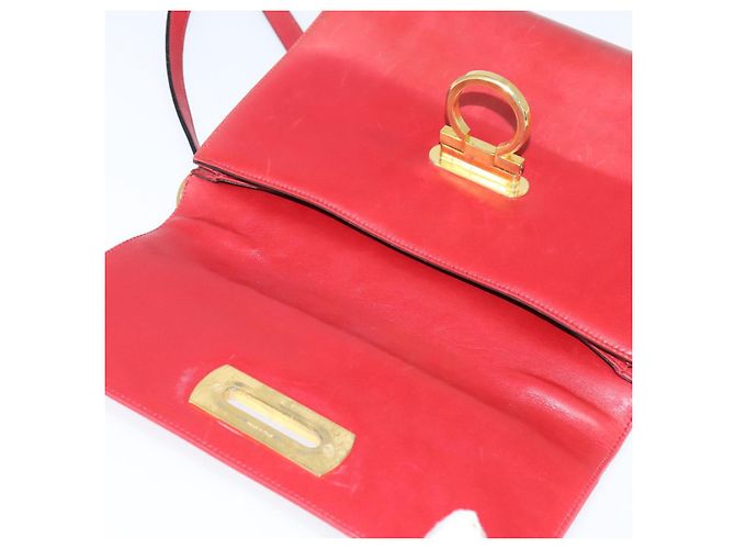 Borsa a Spalla Gancini in Pelle Rossa e Oro Salvatore Ferragamo Auth hk3177 Rosso D'oro - vista 10