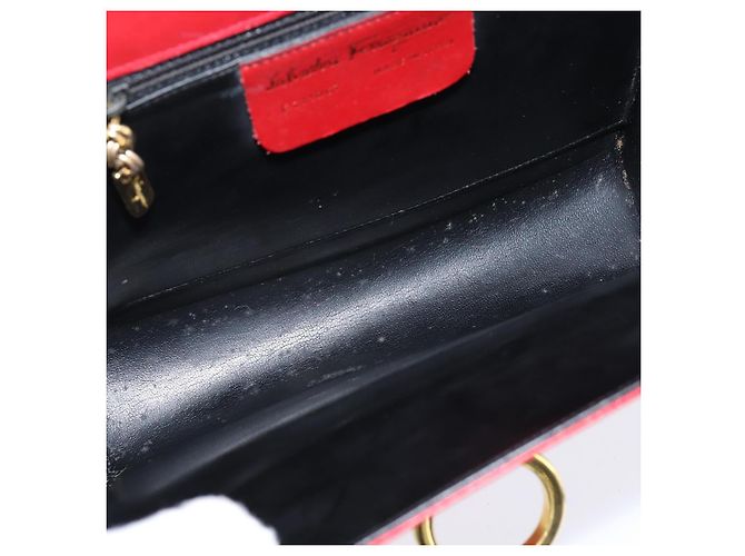 Borsa a Spalla Gancini in Pelle Rossa e Oro Salvatore Ferragamo Auth hk3177 Rosso D'oro - vista 11