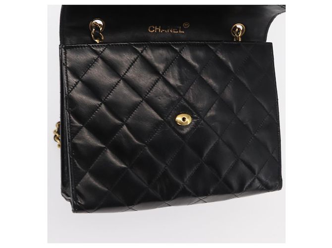 CHANEL Borsa a Spalla Matelassé in Pelle Nera con Catena Dorata CC Auth 156461 Nero D'oro - vista 17