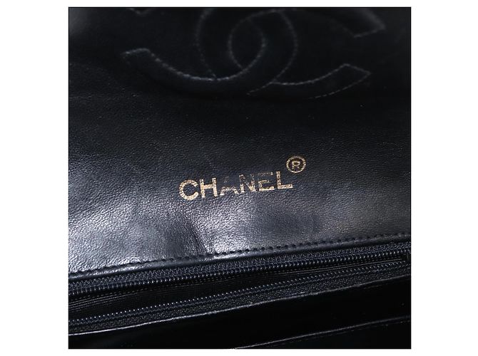 CHANEL Borsa a Spalla Matelassé in Pelle Nera con Catena Dorata CC Auth 156461 Nero D'oro - vista 18