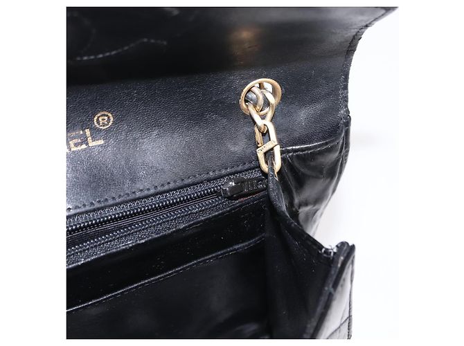 CHANEL Borsa a Spalla Matelassé in Pelle Nera con Catena Dorata CC Auth 156461 Nero D'oro - vista 22