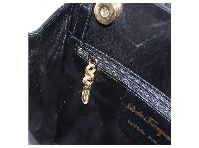 Borsa a Spalla Salvatore Ferragamo in Pelle Nera e Oro Auth BA8682 Nero D'oro - vista 19