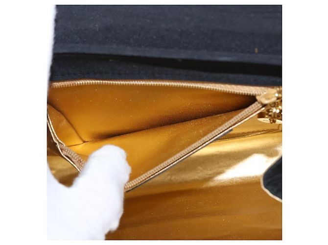 Borsa a Spalla Vala in Nylon Nero e Oro Salvatore Ferragamo Auth 156246 D'oro - vista 21