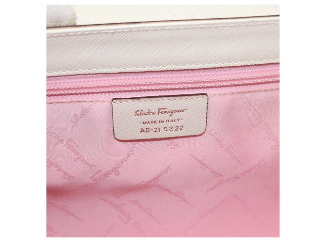 Bolsa de Ombro Gancini em Couro Branco e Prata da Salvatore Ferragamo Auth ka722 - vista 12