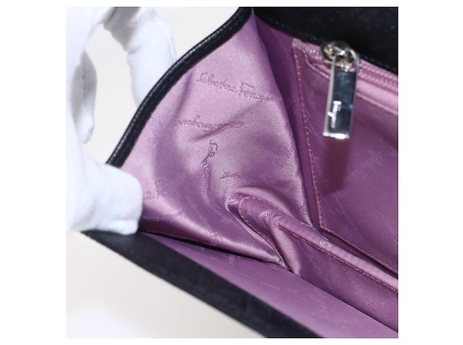 Borsa a Spalla Gancini in Pelle Nera e Argento Salvatore Ferragamo Auth 153903 Nero - vista 19