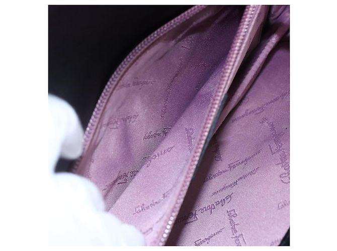 Borsa a Spalla Gancini in Pelle Nera e Argento Salvatore Ferragamo Auth 153903 Nero - vista 20
